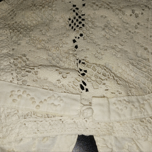 Bolero Vest with Embroidery Detail - Picture 3 of 4